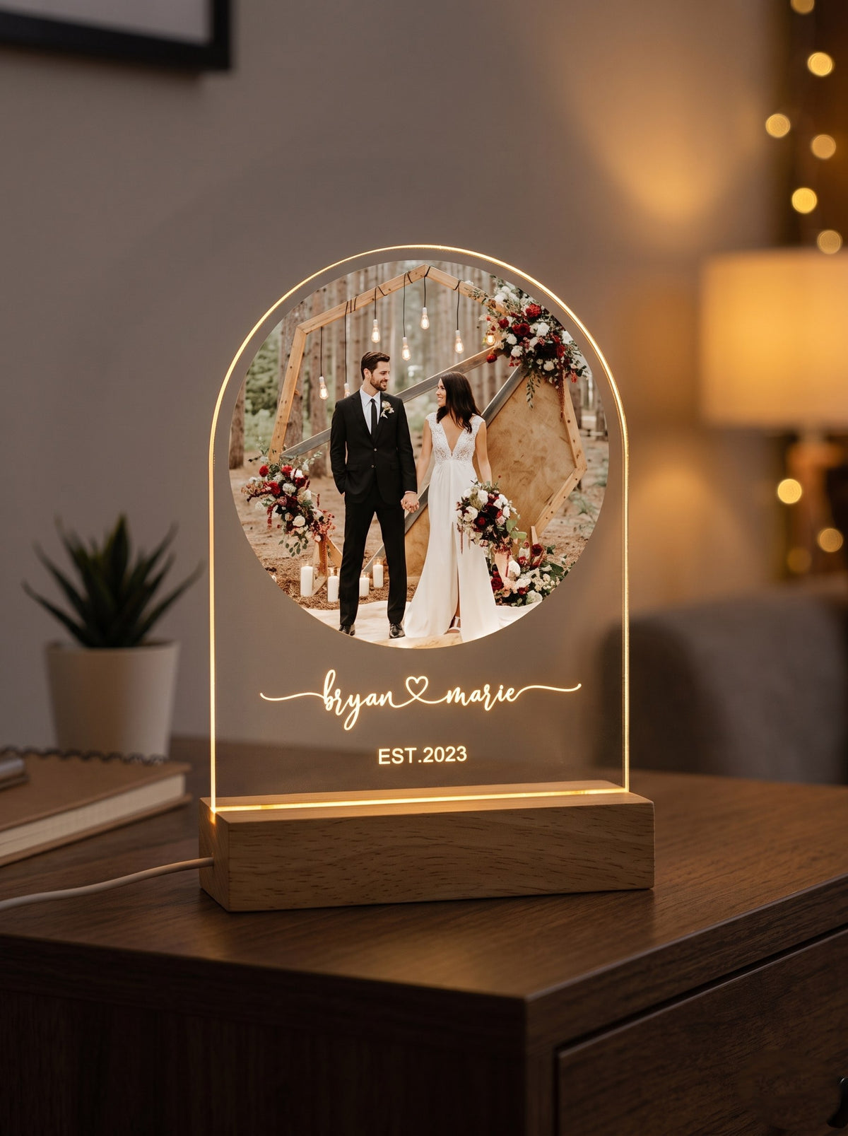 Personalized Semi-Circle LED Photo Lamp